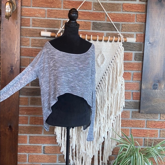 πΉ Material Girl Crop Sweater - Picture 4 of 5